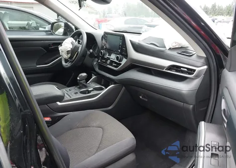 2022 Toyota Highlander Le z USA, uszkodzony, nr VIN 5TDBZRBH2NS596559